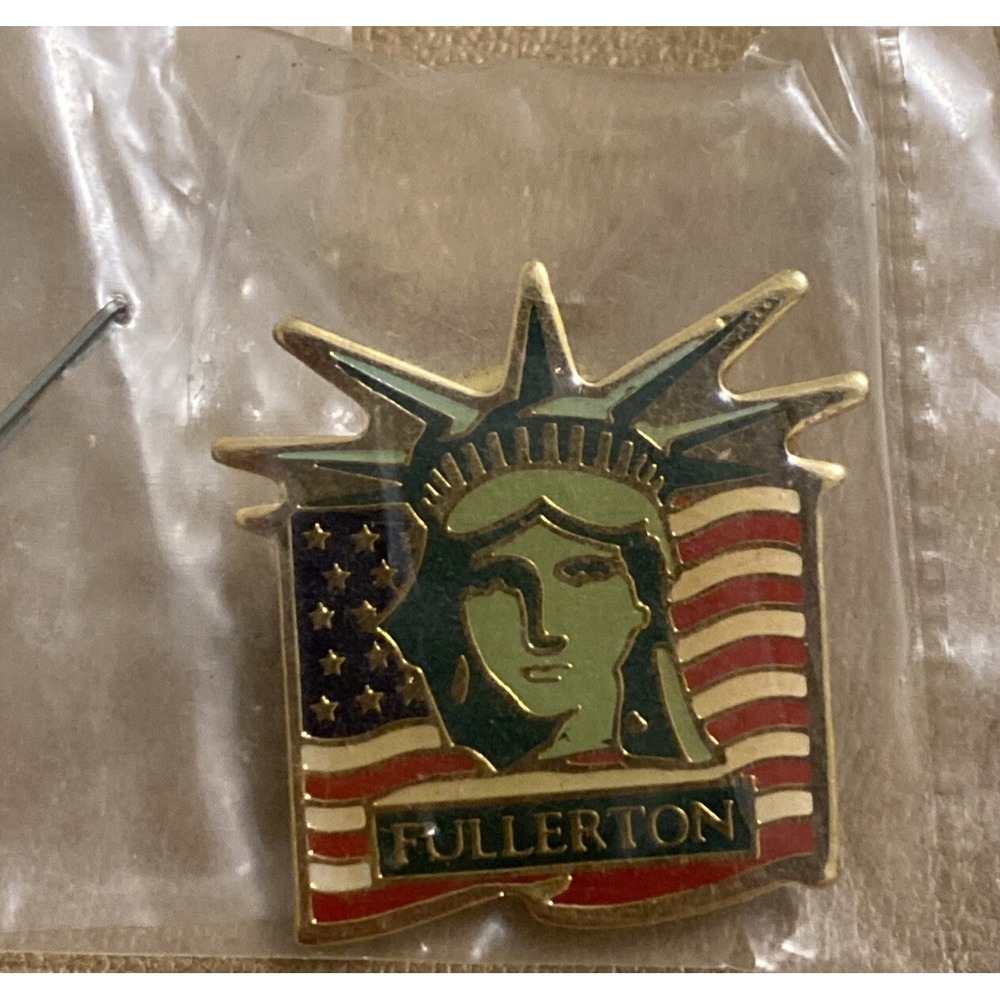 VINTAGE 1986 Statue of Liberty USA Flag Fullerton EnamelLapel/Hat Pin New